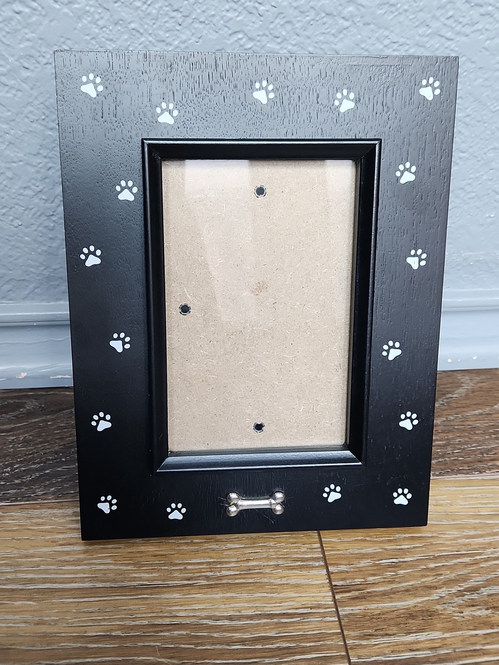 NWT Winifred & Lily Paw Pawprint Bone Photo Frame Black White Silver